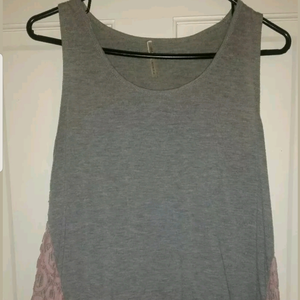 Womens Nine Eight tank XL